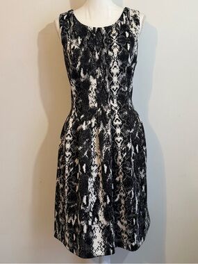 Calvin Klein NWT Black White Snake Print Fit & Flare Dress Size 12 With Pockets